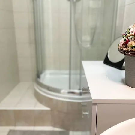 Air Conditioned 1 Bdr Near Train Station Apartman Pozsony