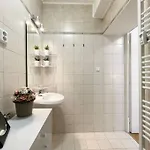 Air Conditioned 1 Bdr Near Train Station
