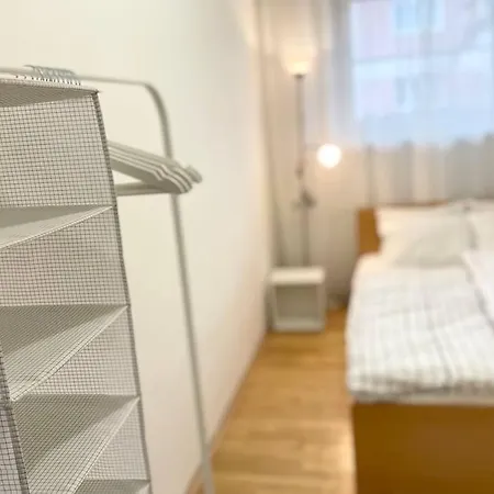 شقة Air Conditioned 1 Bdr Near Train Station