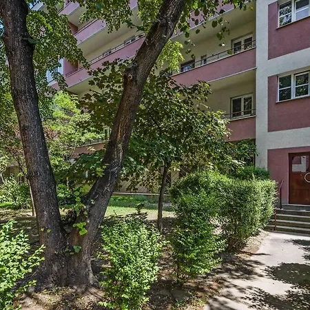 Air Conditioned 1 Bdr Near Train Station Apartment Bratislava